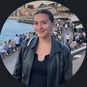 Meet your Posher, Ebru